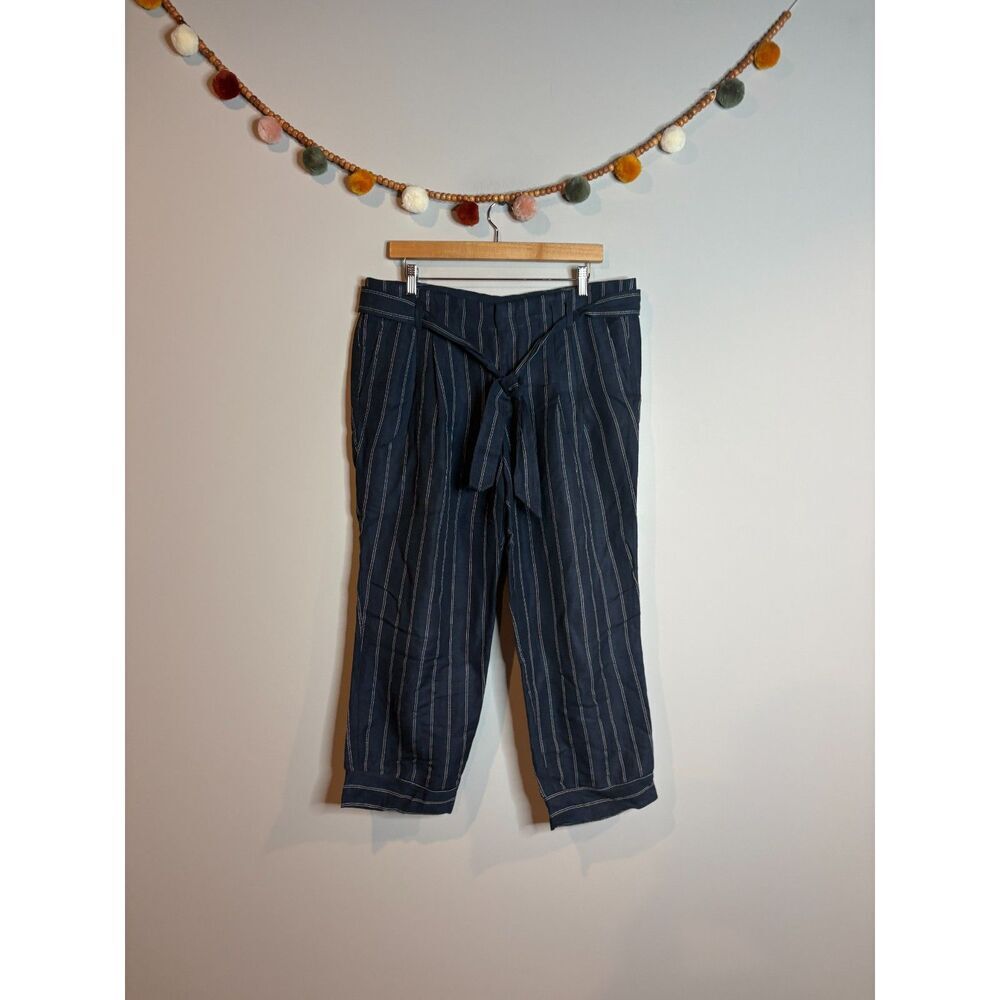 Banana Republic Avery navy blue pinstriped linen blend crops
